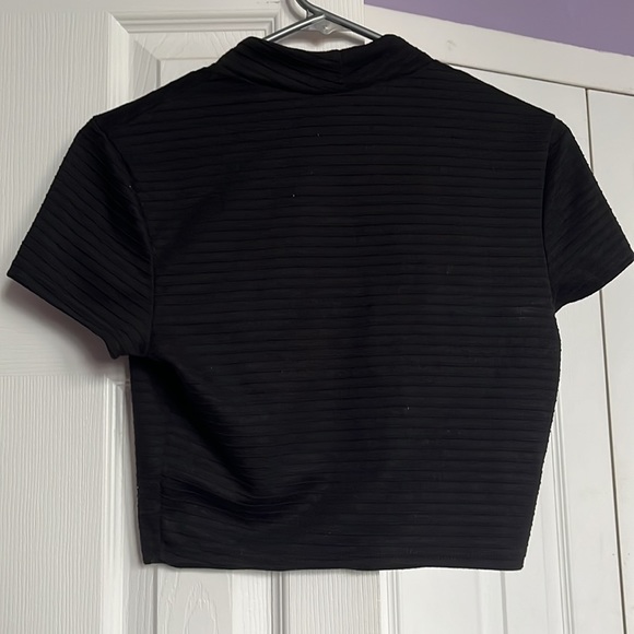 Sparkle and Fade crop top - Picture 4 of 4